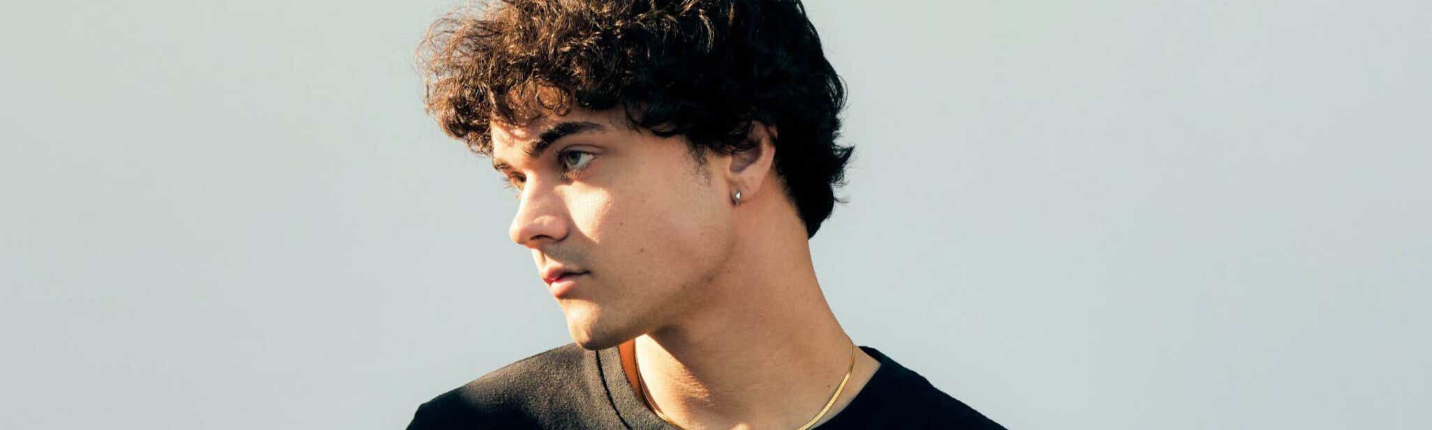 Alexander Stewart will be playing at The Atlantis in Washington