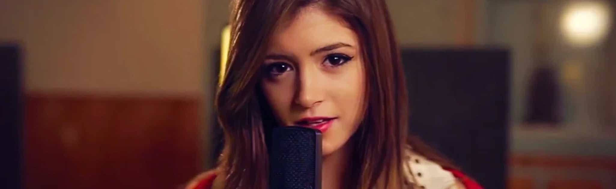 Chrissy Costanza