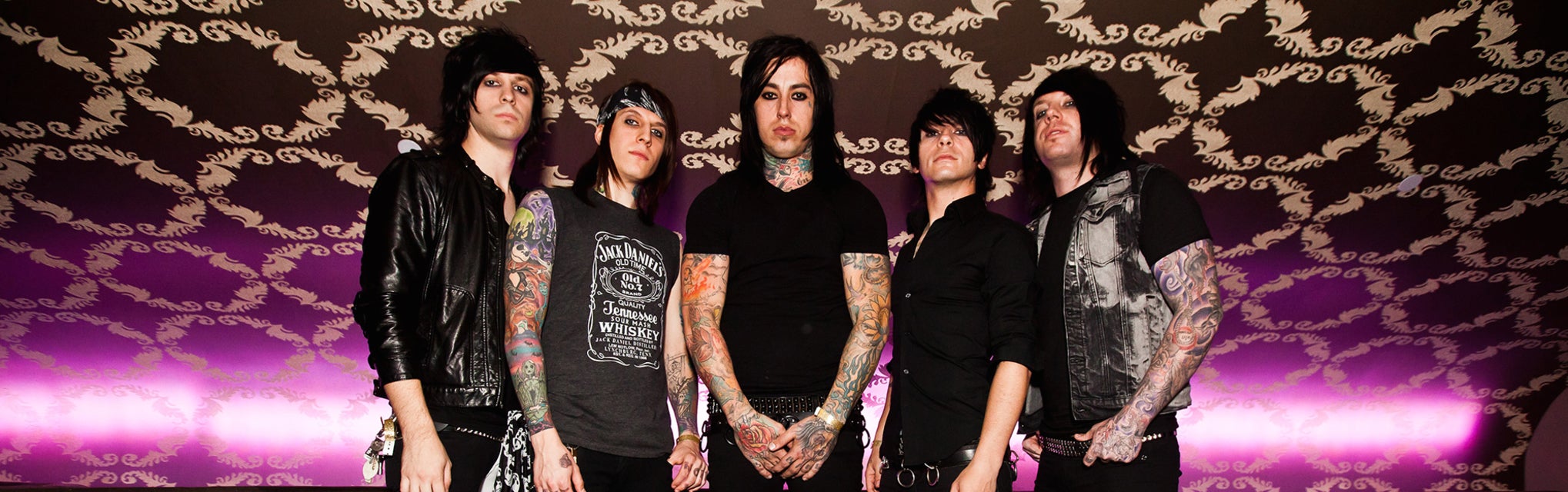 Рок концерт эмо. Falling in reverse рок-группа. Falling in reverse ronnie radke. Группа falling in reverse. Falling in reverse исполнитель группа.