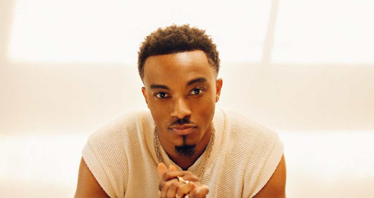 Jonathan McReynolds will be playing at Lincoln Theatre in Washington