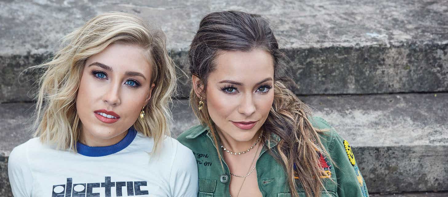 Maddie & Tae