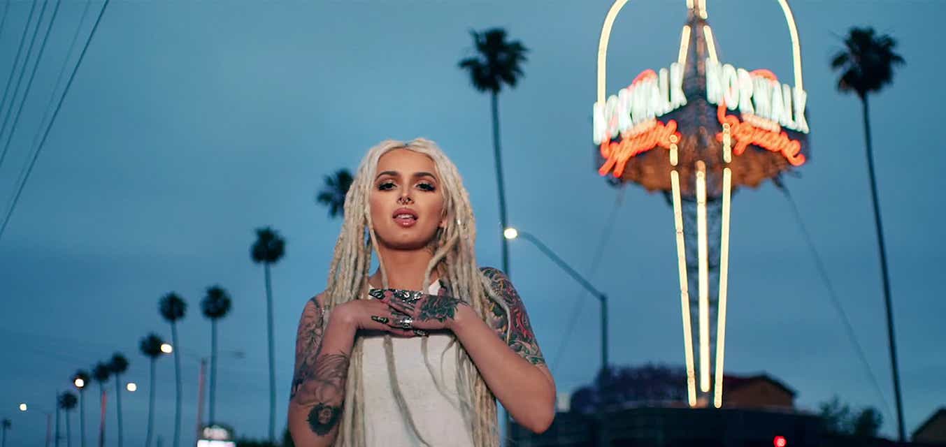 Zhavia