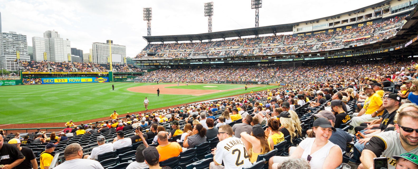 Seat view from Lower Outfield Box
